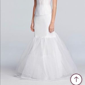 A line silhouette slip